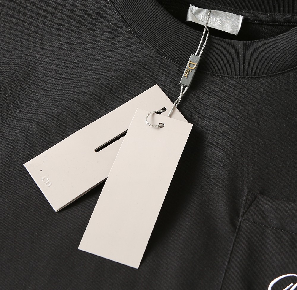 🌾迪奥2026春夏新款首发专柜最新款短袖圆领T恤 高端订制 设计前卫时尚！品牌logo重工艺设计 高端定