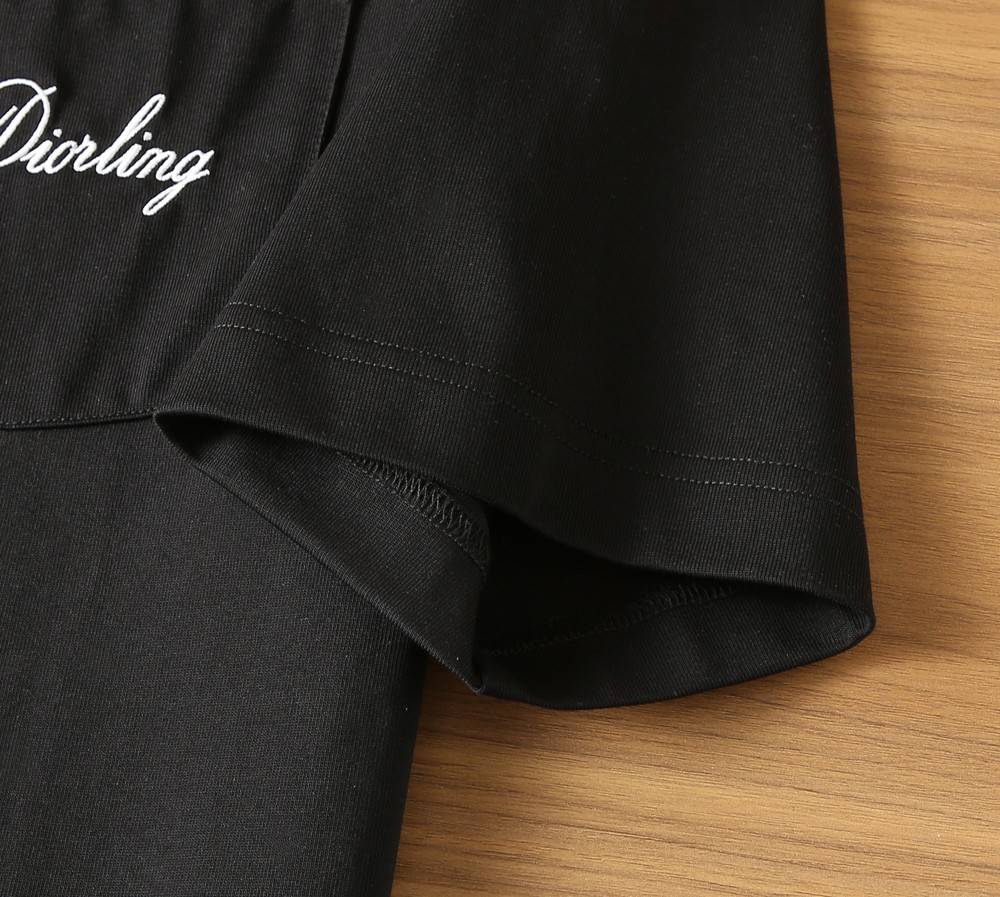 🌾迪奥2026春夏新款首发专柜最新款短袖圆领T恤 高端订制 设计前卫时尚！品牌logo重工艺设计 高端定