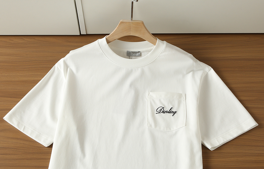 🌾迪奥2026春夏新款首发专柜最新款短袖圆领T恤 高端订制 设计前卫时尚！品牌logo重工艺设计 高端定