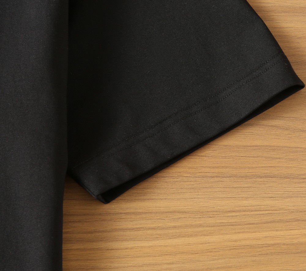 🌾华伦天奴2026春夏新款首发专柜最新款短袖圆领T恤 高端订制 设计前卫时尚！品牌logo重工艺设计 高