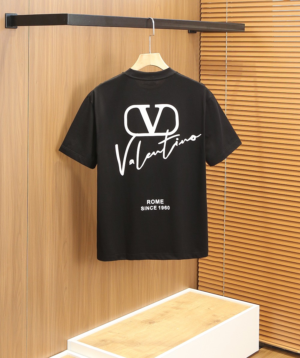 🌾华伦天奴2026春夏新款首发专柜最新款短袖圆领T恤 高端订制 设计前卫时尚！品牌logo重工艺设计 高