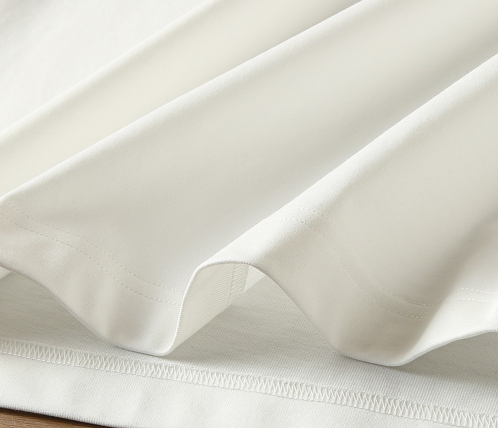 🌾华伦天奴2026春夏新款首发专柜最新款短袖圆领T恤 高端订制 设计前卫时尚！品牌logo重工艺设计 高