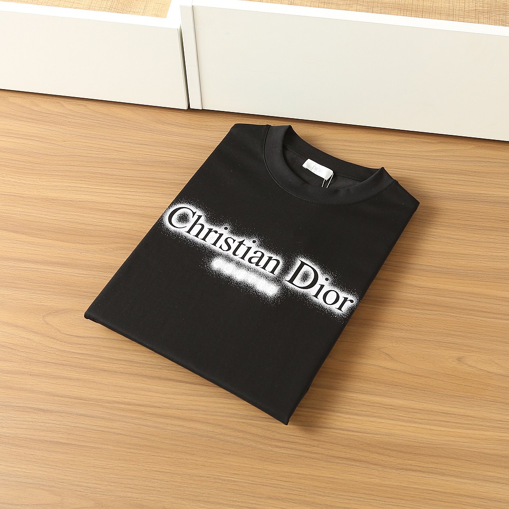 🌾迪奥2026春夏新款首发专柜最新款短袖圆领T恤 高端订制 设计前卫时尚！品牌logo重工艺设计 高端定