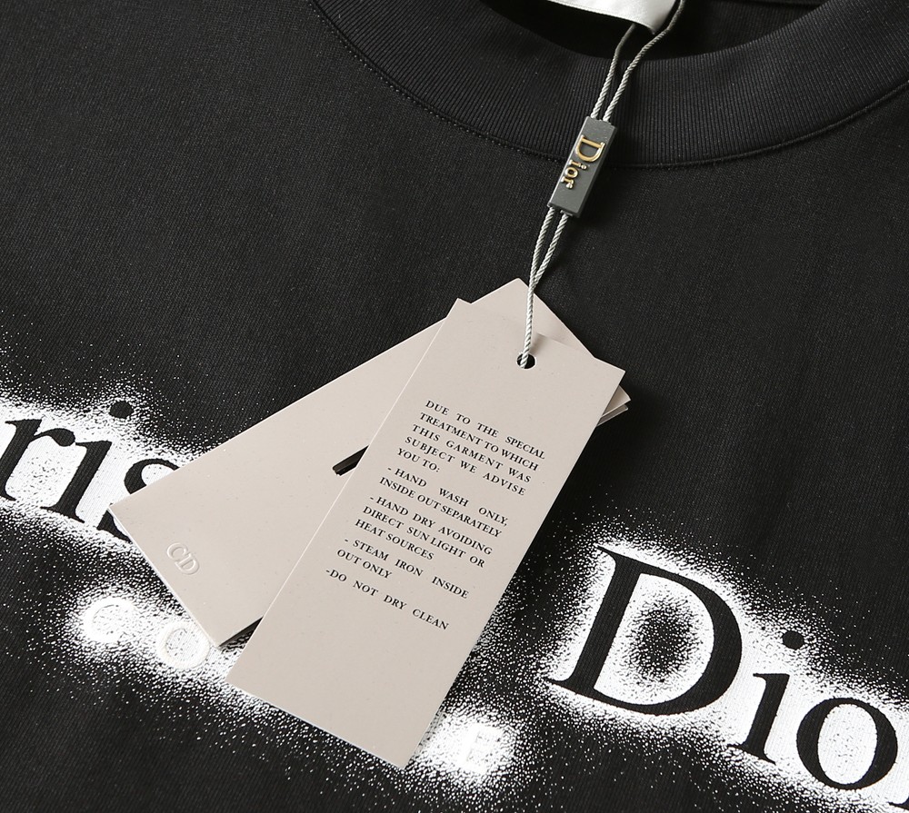 🌾迪奥2026春夏新款首发专柜最新款短袖圆领T恤 高端订制 设计前卫时尚！品牌logo重工艺设计 高端定