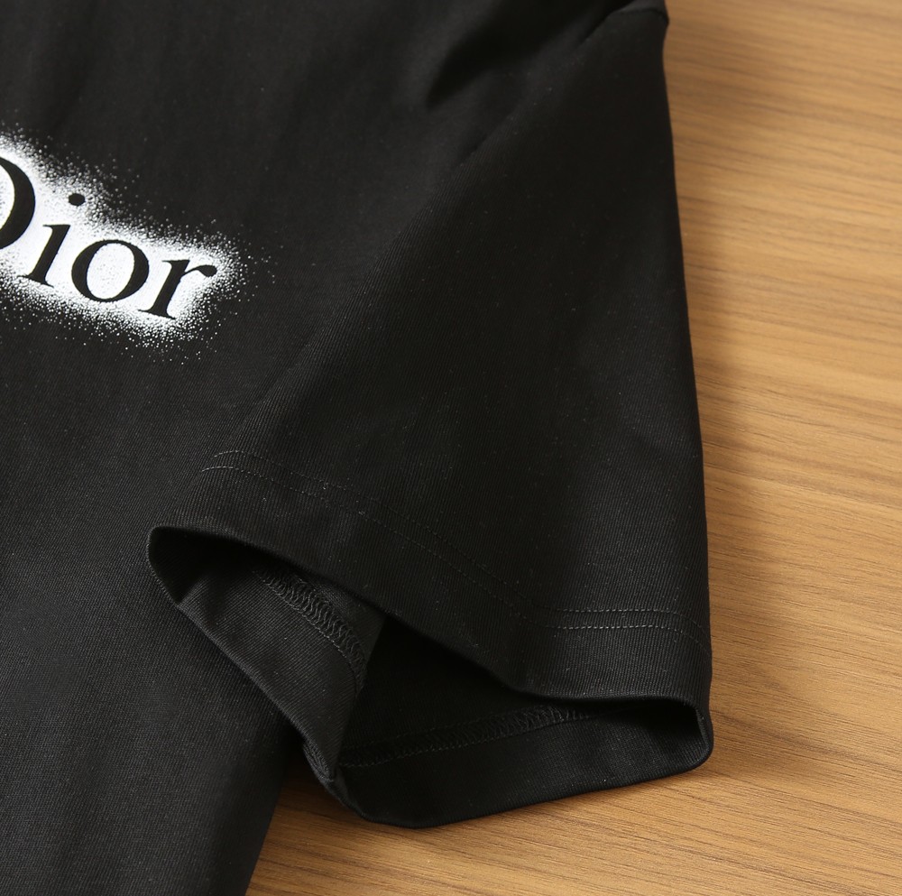 🌾迪奥2026春夏新款首发专柜最新款短袖圆领T恤 高端订制 设计前卫时尚！品牌logo重工艺设计 高端定