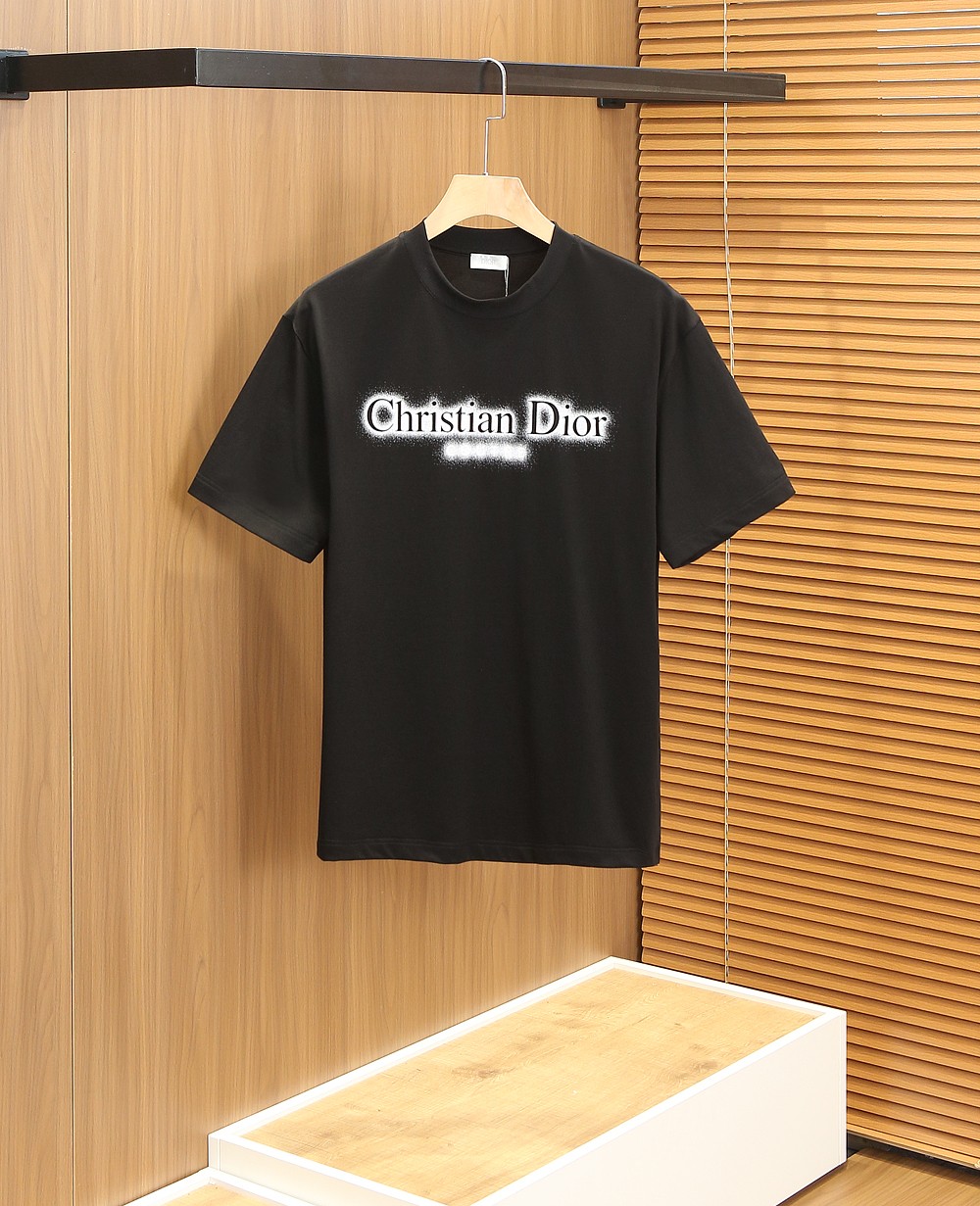 🌾迪奥2026春夏新款首发专柜最新款短袖圆领T恤 高端订制 设计前卫时尚！品牌logo重工艺设计 高端定