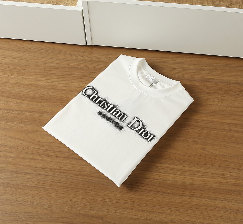 🌾迪奥2026春夏新款首发专柜最新款短袖圆领T恤 高端订制 设计前卫时尚！品牌logo重工艺设计 高端定