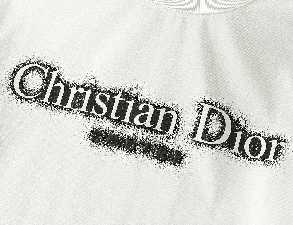 🌾迪奥2026春夏新款首发专柜最新款短袖圆领T恤 高端订制 设计前卫时尚！品牌logo重工艺设计 高端定