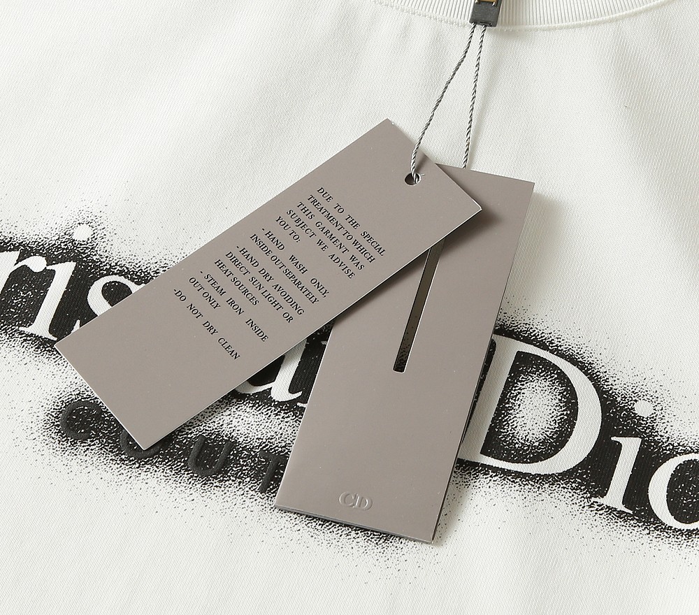 🌾迪奥2026春夏新款首发专柜最新款短袖圆领T恤 高端订制 设计前卫时尚！品牌logo重工艺设计 高端定