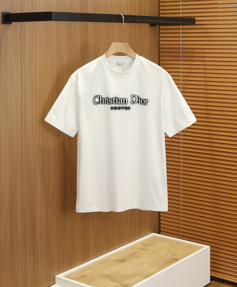 🌾迪奥2026春夏新款首发专柜最新款短袖圆领T恤 高端订制 设计前卫时尚！品牌logo重工艺设计 高端定