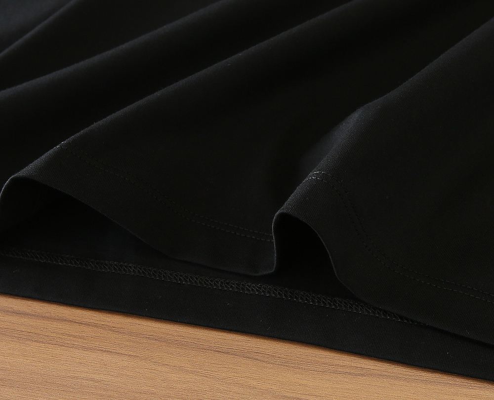 🌾爱*仕(He*mès) 2026春夏 最新主题刺绣圆领短袖T恤衫，新图型立体感贴起绣马头的设计 上身很