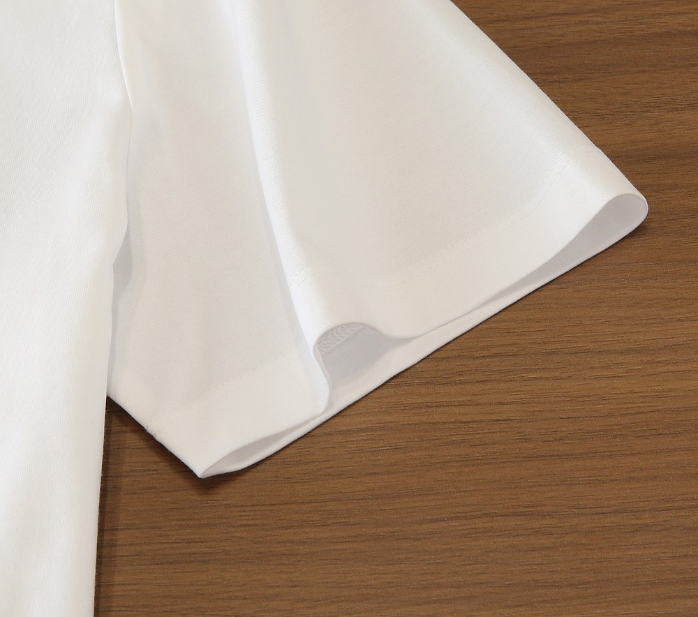 🌾爱*仕(He*mès) 2026春夏 最新主题刺绣圆领短袖T恤衫，新图型立体感贴起绣马头的设计 上身很