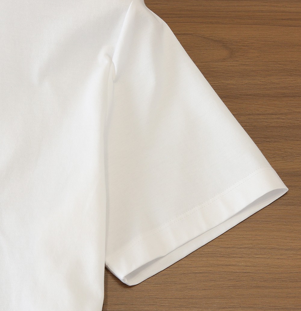 🌾范*哲Ver**ce 2026早春新款！柜在售 经典款.美杜莎刺绣男士圆领短袖T恤衫 .胸口标志刺绣带