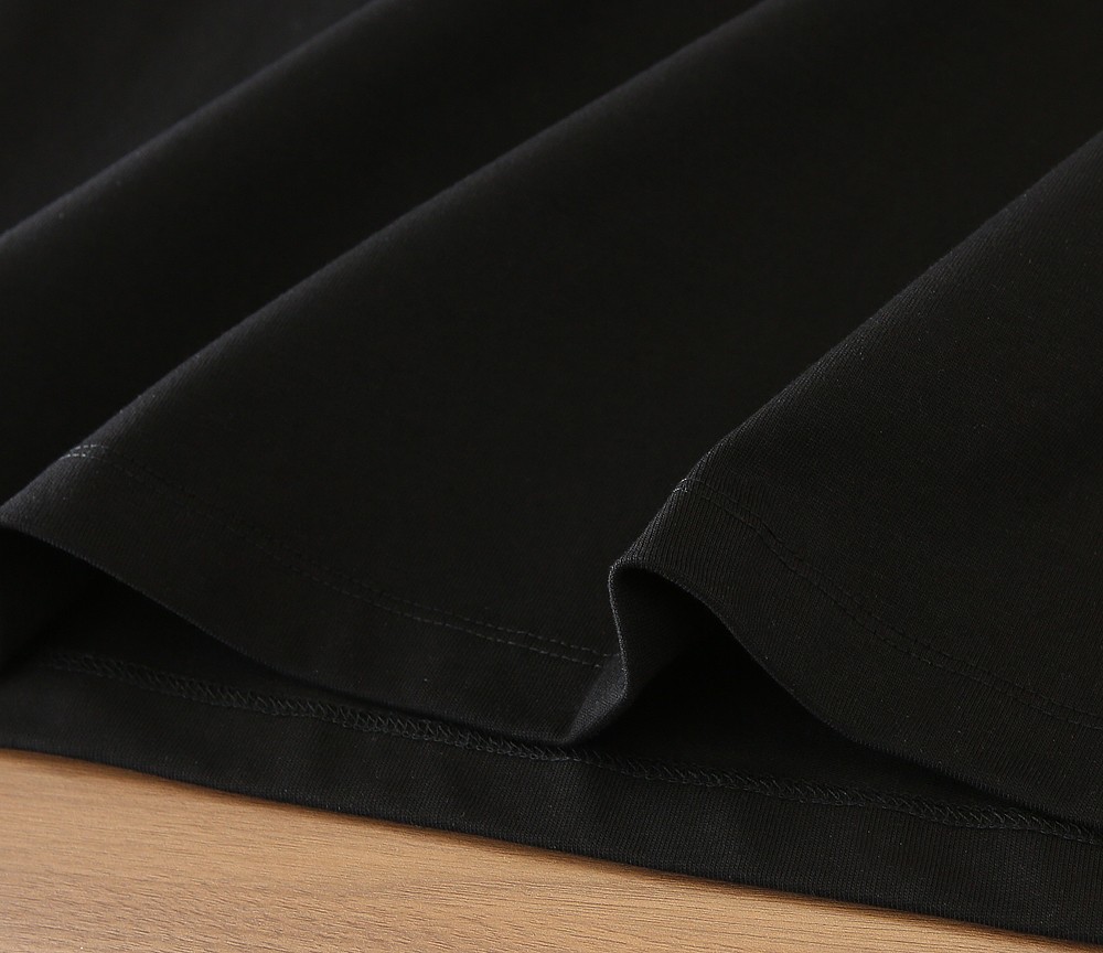 🌾罗*威L**WE 2026春夏 印花微阔圆领短袖T恤 他家的设计总能给人时尚的亮点 前胸精致的字母刺绣