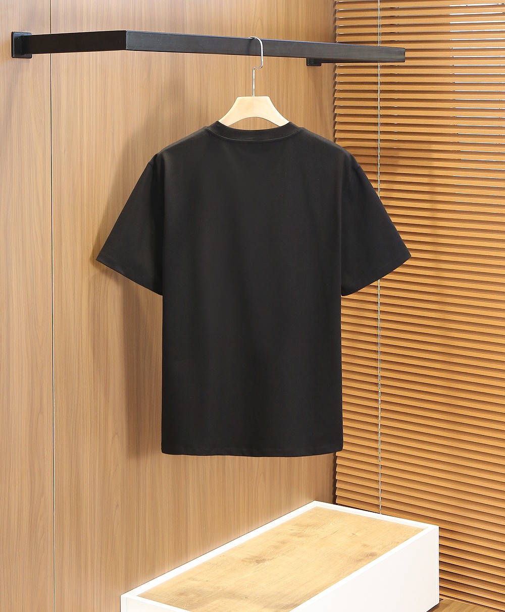 🌾罗*威L**WE 2026春夏 印花微阔圆领短袖T恤 他家的设计总能给人时尚的亮点 前胸精致的字母刺绣