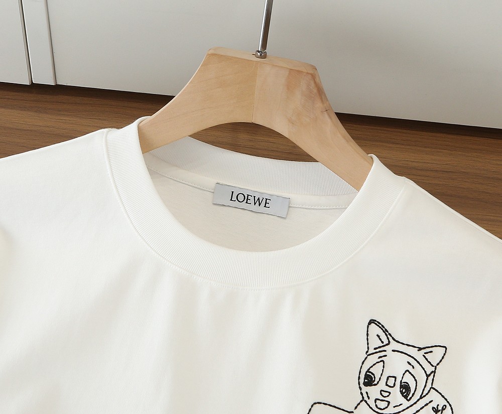 🌾罗*威L**WE 2026春夏 印花微阔圆领短袖T恤 他家的设计总能给人时尚的亮点 前胸精致的字母刺绣