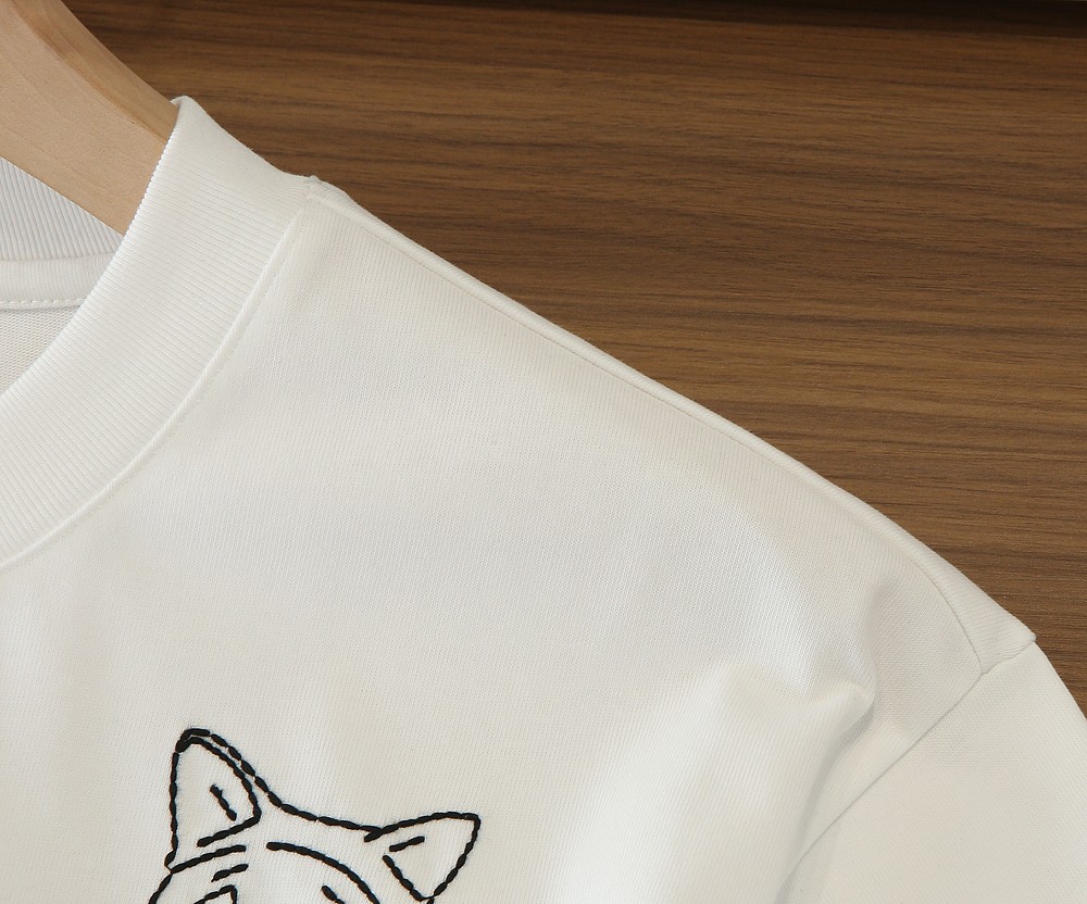 🌾罗*威L**WE 2026春夏 印花微阔圆领短袖T恤 他家的设计总能给人时尚的亮点 前胸精致的字母刺绣