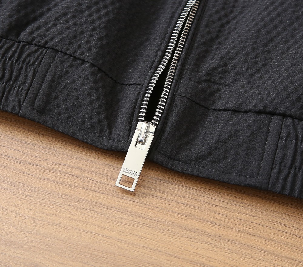 🌾Zegna 2026春季新款发布 杰尼亚立领夹克外套，春季爆款夹克外套，字母logo刺绣，穿上就是舒适