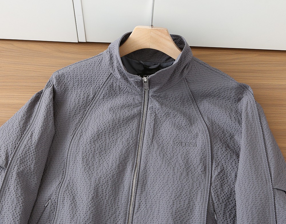 🌾Zegna 2026春季新款发布 杰尼亚立领夹克外套，春季爆款夹克外套，字母logo刺绣，穿上就是舒适