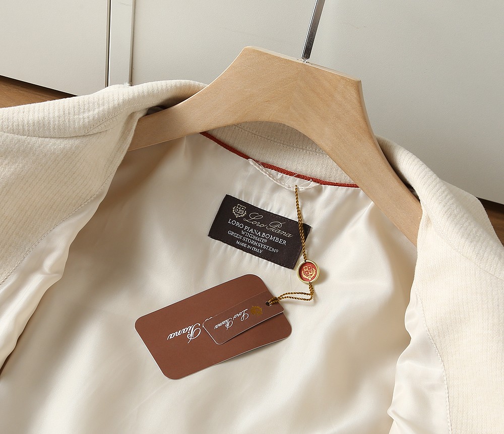 🌾2026早春新款lP🆕套装LoroPiana🔥爆款推荐！经典舒适性极高的一款套装。原单狠货休闲时尚套装