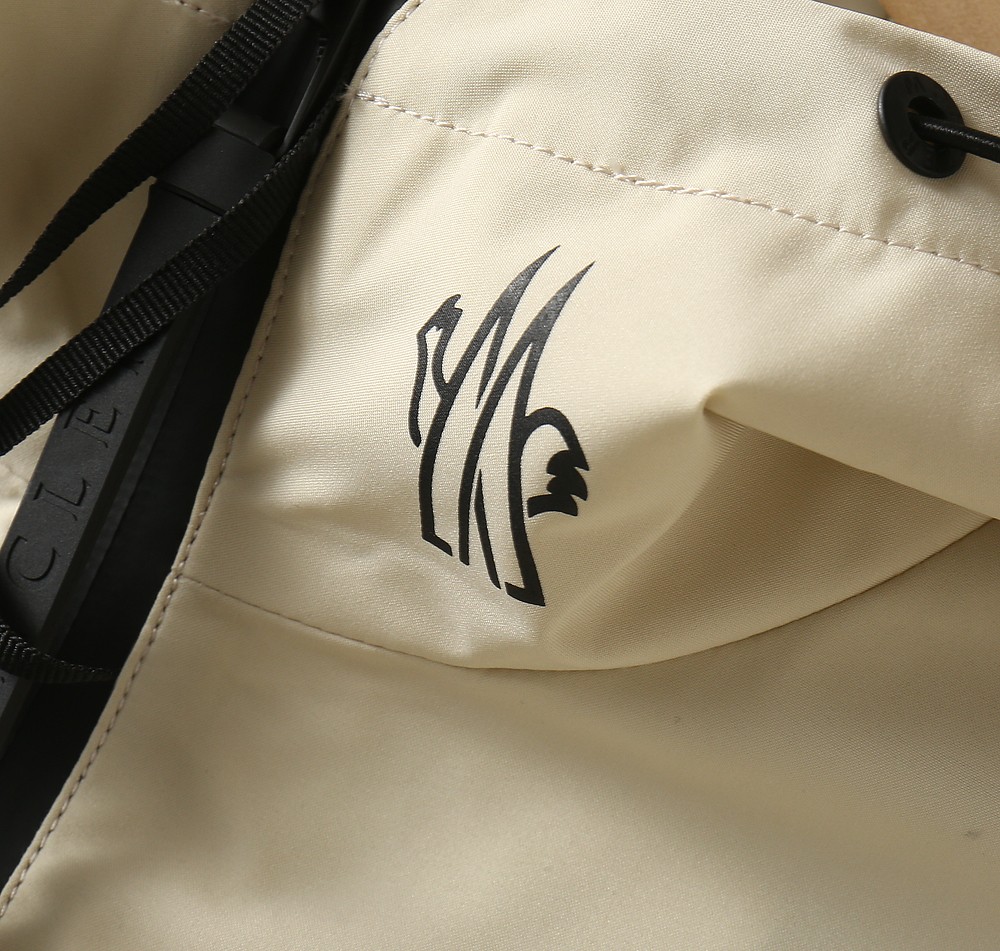 🌾蒙口2026早春新款连帽夹克外套，众多明星都爱穿的时尚百搭单品！喜欢经典简约的朋友,一定不能错过了这款