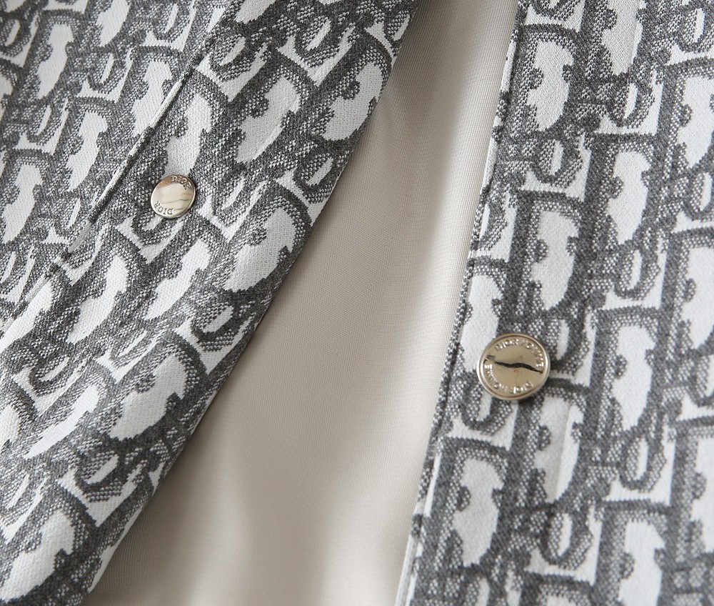 🌾迪奥夹克尺寸表……W8625