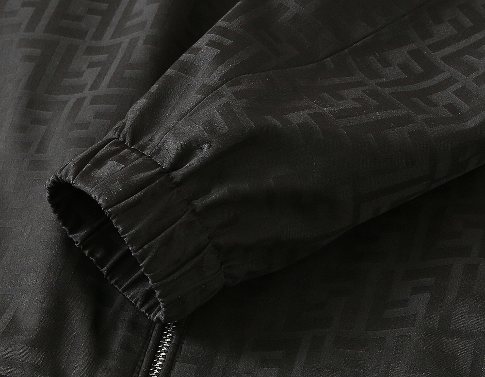 🌾芬迪2026ss早春新款发布 连帽夹克外套，字母提花面料搭配字母logo织带春季爆款外套，穿上就是舒适