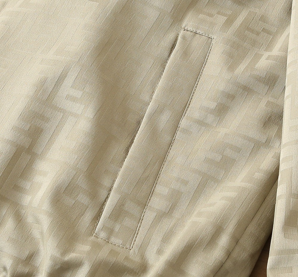 🌾芬迪2026ss早春新款发布 连帽夹克外套，字母提花面料搭配字母logo织带春季爆款外套，穿上就是舒适