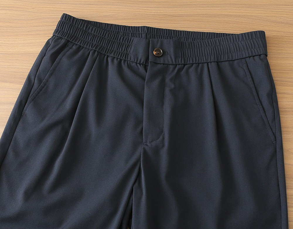 /套 Loro Piana羊毛套装 不单卖！春夏系列针脚细密，色调与缝线呼应，既强化品牌身份，又以低调的