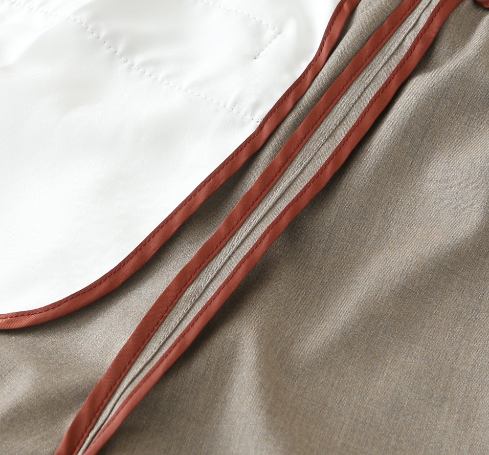 /套 Loro Piana羊毛套装 不单卖！春夏系列针脚细密，色调与缝线呼应，既强化品牌身份，又以低调的