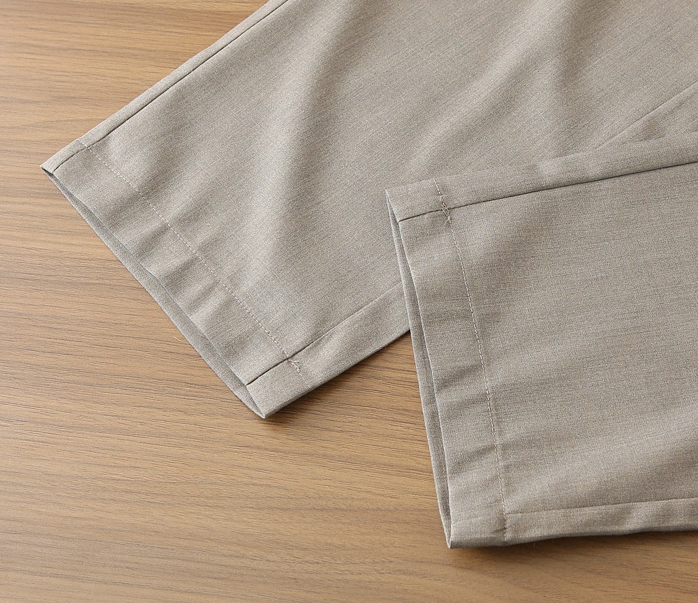 /套 Loro Piana羊毛套装 不单卖！春夏系列针脚细密，色调与缝线呼应，既强化品牌身份，又以低调的