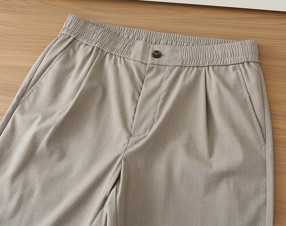 /套 Loro Piana羊毛套装 不单卖！春夏系列针脚细密，色调与缝线呼应，既强化品牌身份，又以低调的