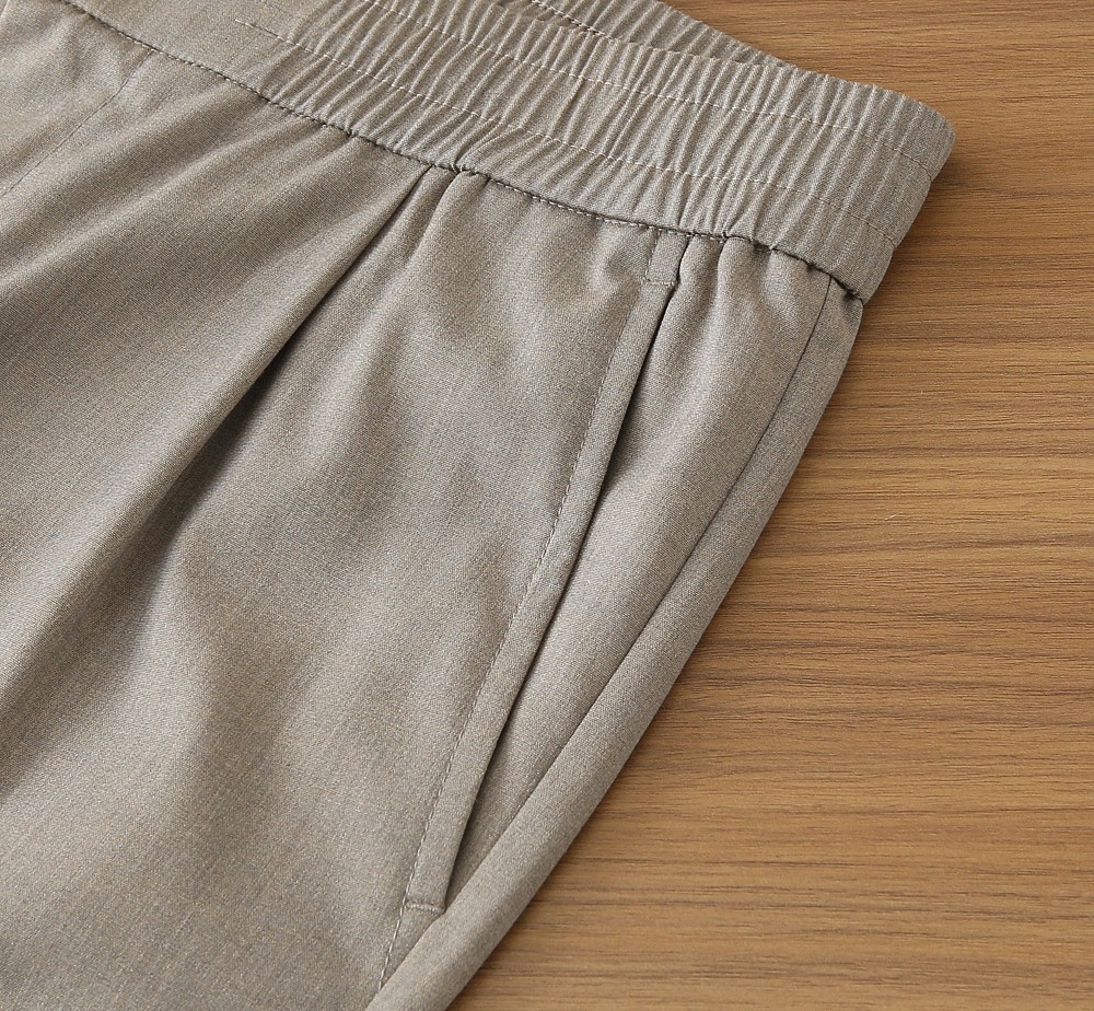 /套 Loro Piana羊毛套装 不单卖！春夏系列针脚细密，色调与缝线呼应，既强化品牌身份，又以低调的