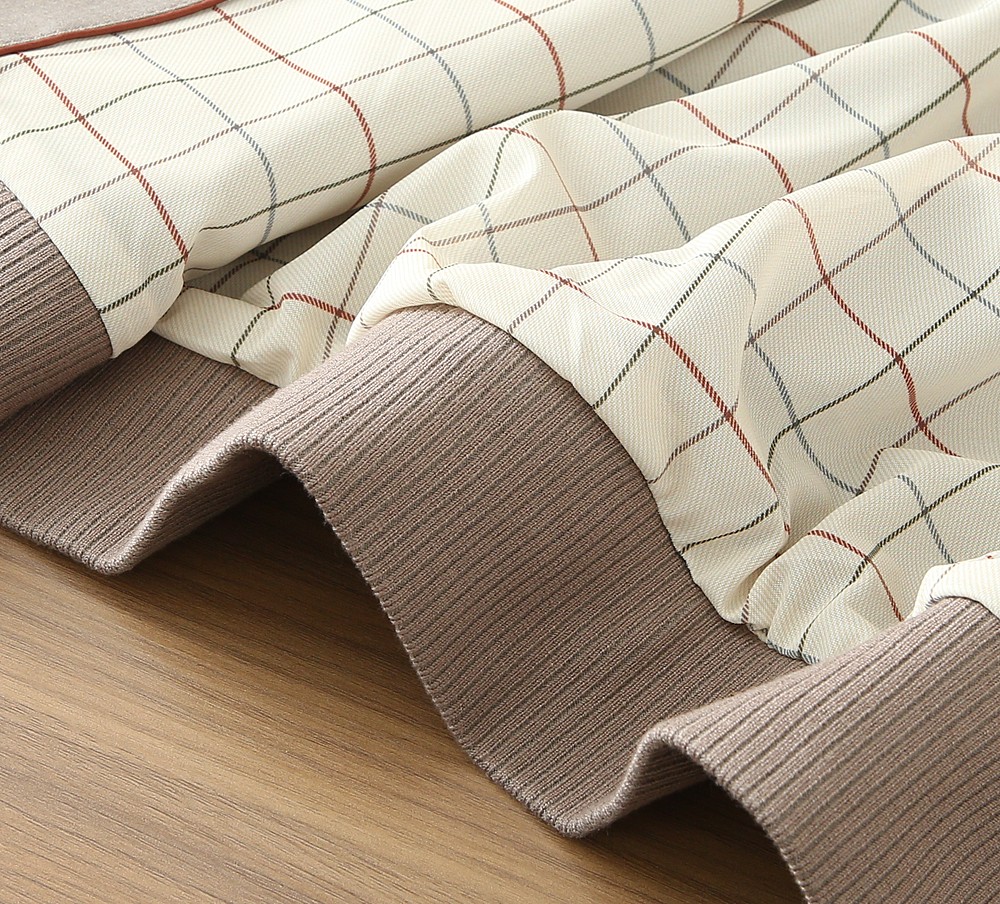 /套 Loro Piana羊毛套装 不单卖！春夏系列针脚细密，色调与缝线呼应，既强化品牌身份，又以低调的