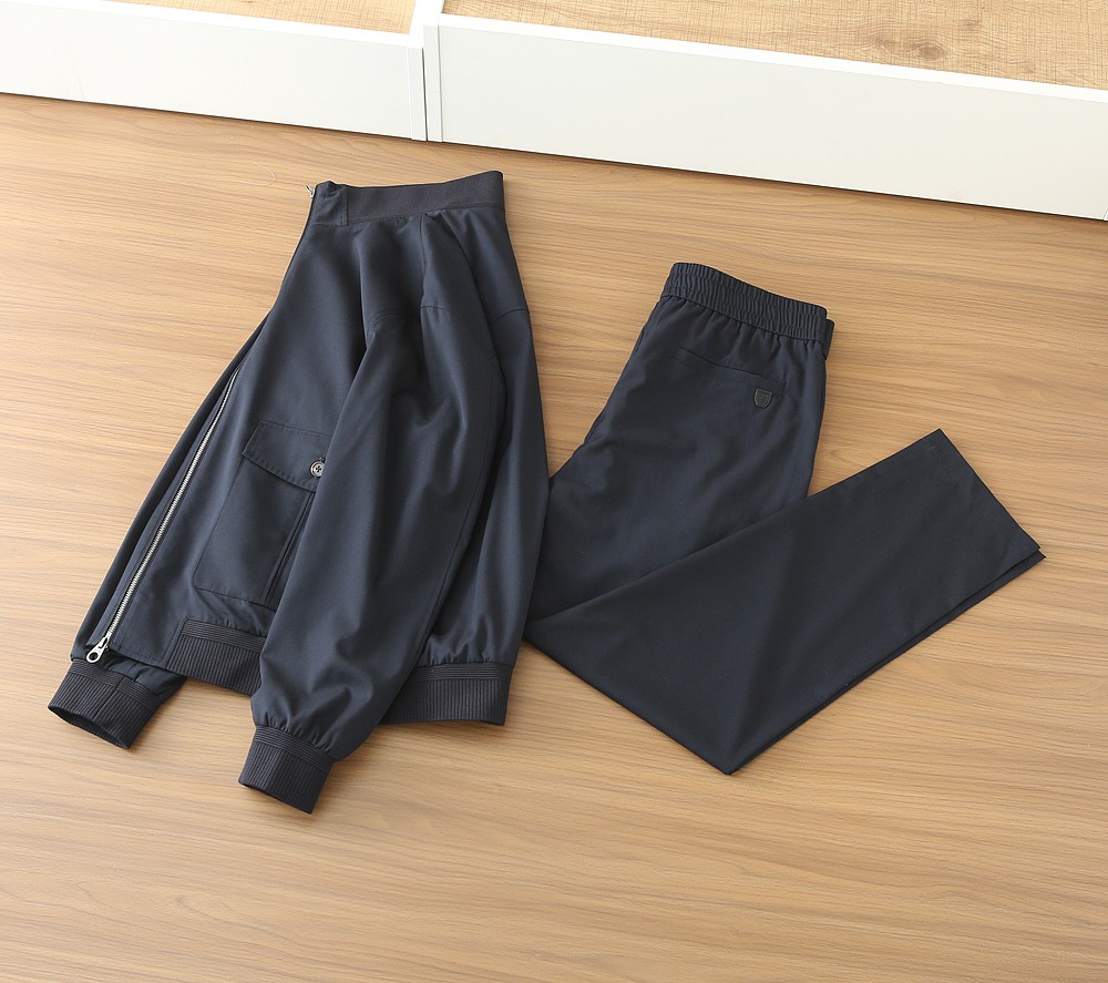 /套 Loro Piana羊毛套装尺寸表……A527