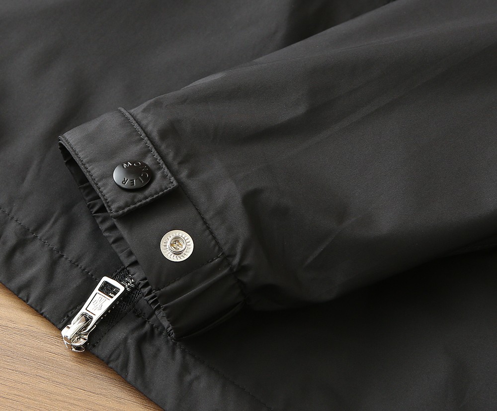 蒙口 2026早春新款男士连帽夹克外套，众多明星都爱穿的时尚百搭单品！喜欢经典简约的朋友,一定不能错过了