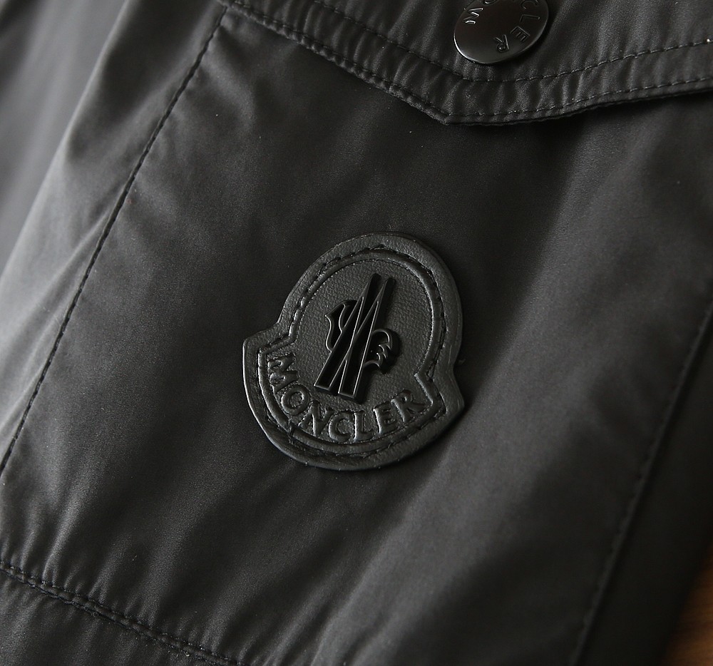 蒙口 2026早春新款男士连帽夹克外套，众多明星都爱穿的时尚百搭单品！喜欢经典简约的朋友,一定不能错过了