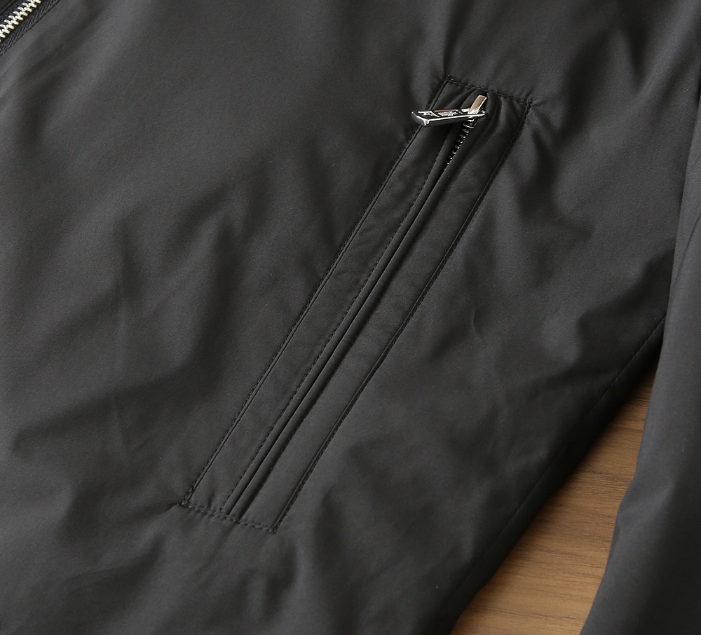 蒙口 2026早春新款男士连帽夹克外套，众多明星都爱穿的时尚百搭单品！喜欢经典简约的朋友,一定不能错过了