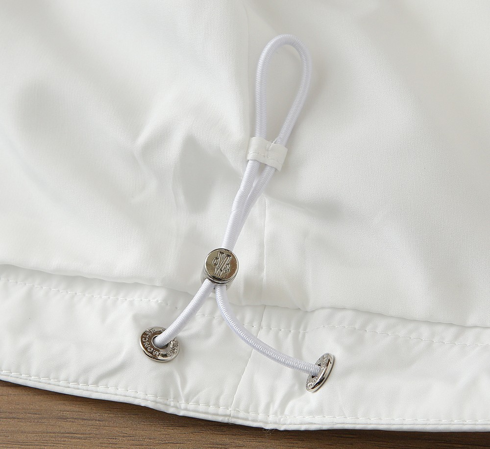 蒙口 2026早春新款男士连帽夹克外套，众多明星都爱穿的时尚百搭单品！喜欢经典简约的朋友,一定不能错过了