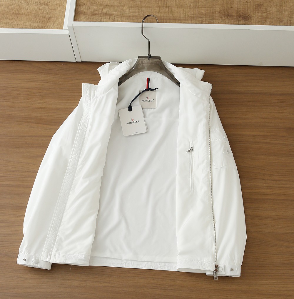 蒙口 2026早春新款男士连帽夹克外套，众多明星都爱穿的时尚百搭单品！喜欢经典简约的朋友,一定不能错过了