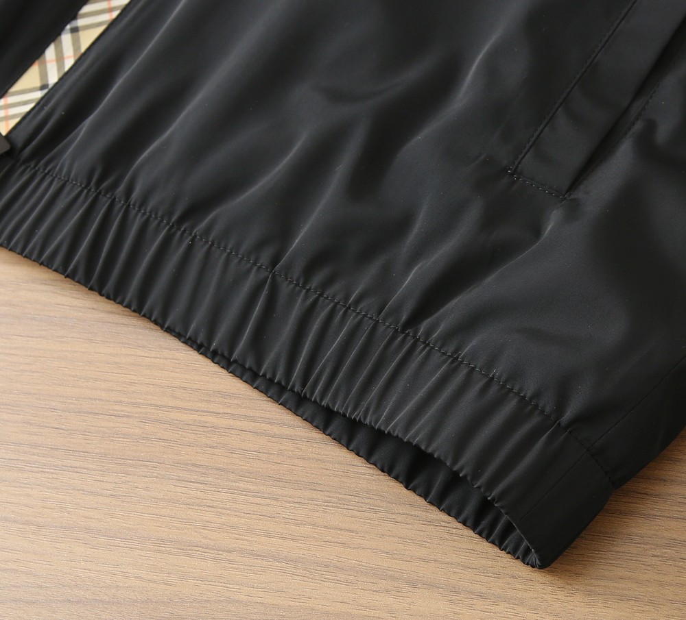 巴宝莉2026早春新款男士立领夹克外套，众多明星都爱穿的时尚百搭单品！喜欢经典简约的朋友,一定不能错过了