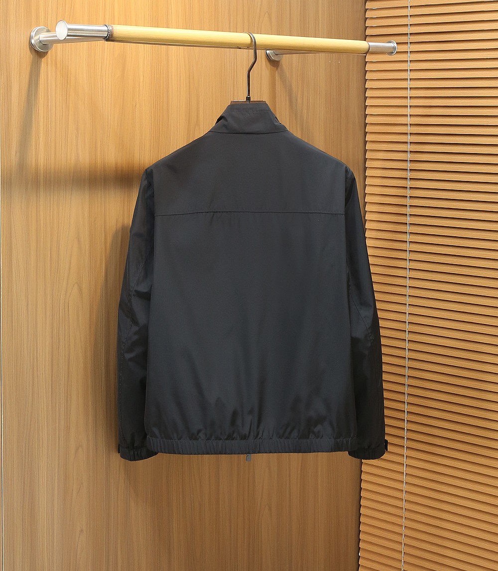 巴宝莉2026早春新款男士立领夹克外套，众多明星都爱穿的时尚百搭单品！喜欢经典简约的朋友,一定不能错过了