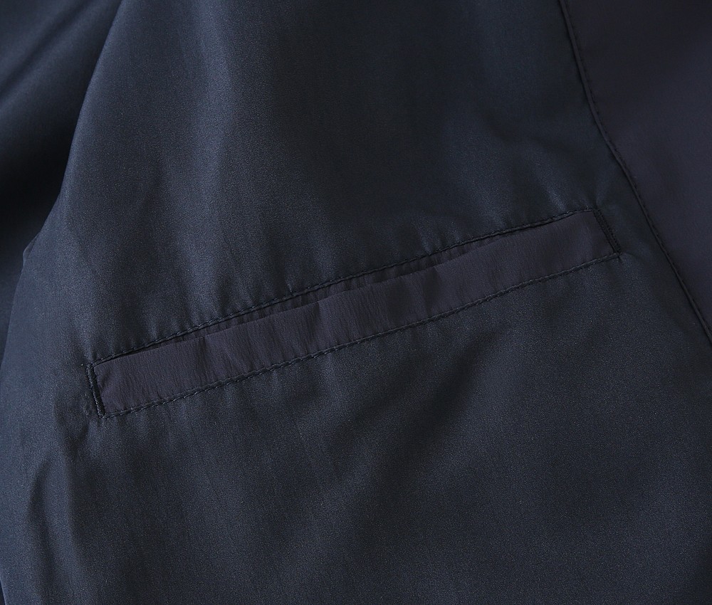 普拉达2026早春新款男士立领夹克外套，众多明星都爱穿的时尚百搭单品！喜欢经典简约的朋友,一定不能错过了