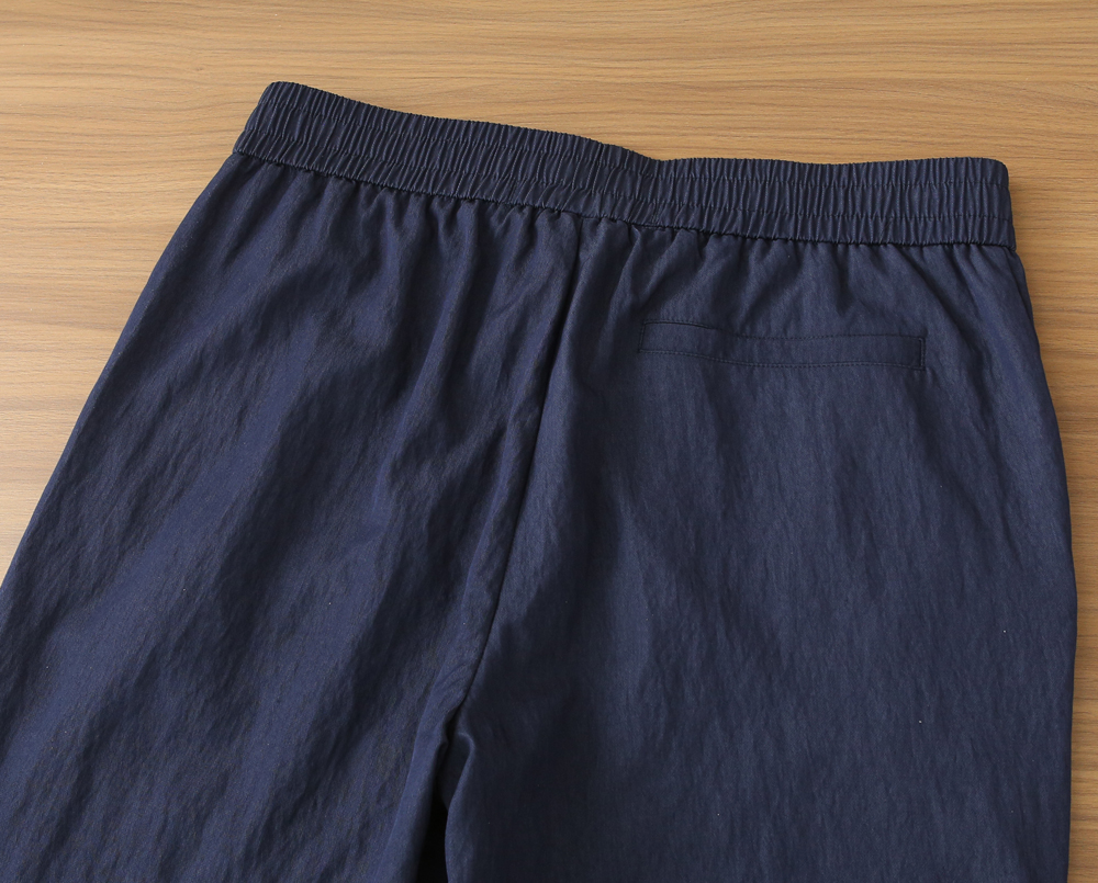 /套 杰尼亚套装 不单卖！2026春夏系列针脚细密，色调与缝线呼应，既强化品牌身份，又以低调的工艺细节传