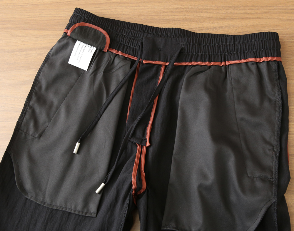 /套 杰尼亚套装 不单卖！2026春夏系列针脚细密，色调与缝线呼应，既强化品牌身份，又以低调的工艺细节传