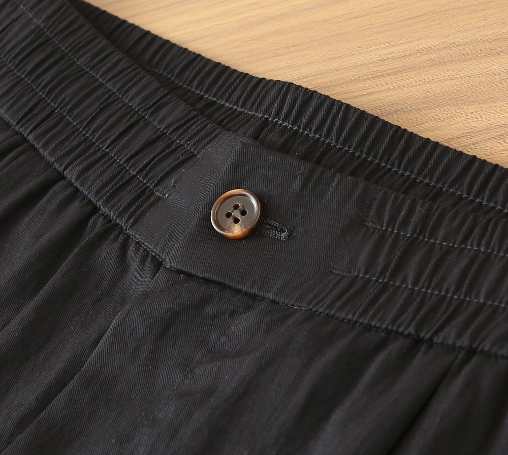 /套 杰尼亚套装 不单卖！2026春夏系列针脚细密，色调与缝线呼应，既强化品牌身份，又以低调的工艺细节传