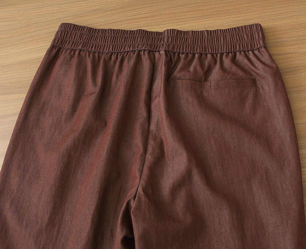 /套 杰尼亚套装 不单卖！2026春夏系列针脚细密，色调与缝线呼应，既强化品牌身份，又以低调的工艺细节传