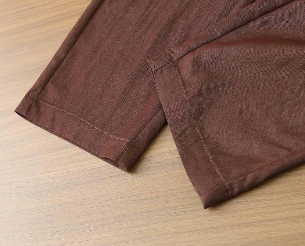 /套 杰尼亚套装 不单卖！2026春夏系列针脚细密，色调与缝线呼应，既强化品牌身份，又以低调的工艺细节传