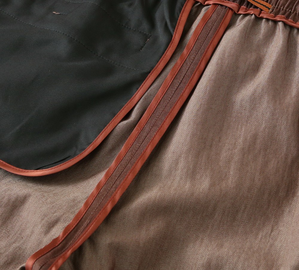 /套 杰尼亚套装 不单卖！2026春夏系列针脚细密，色调与缝线呼应，既强化品牌身份，又以低调的工艺细节传