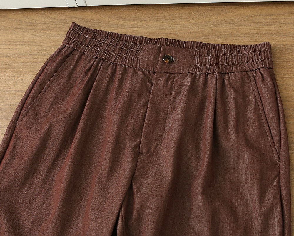 /套 杰尼亚套装 不单卖！2026春夏系列针脚细密，色调与缝线呼应，既强化品牌身份，又以低调的工艺细节传